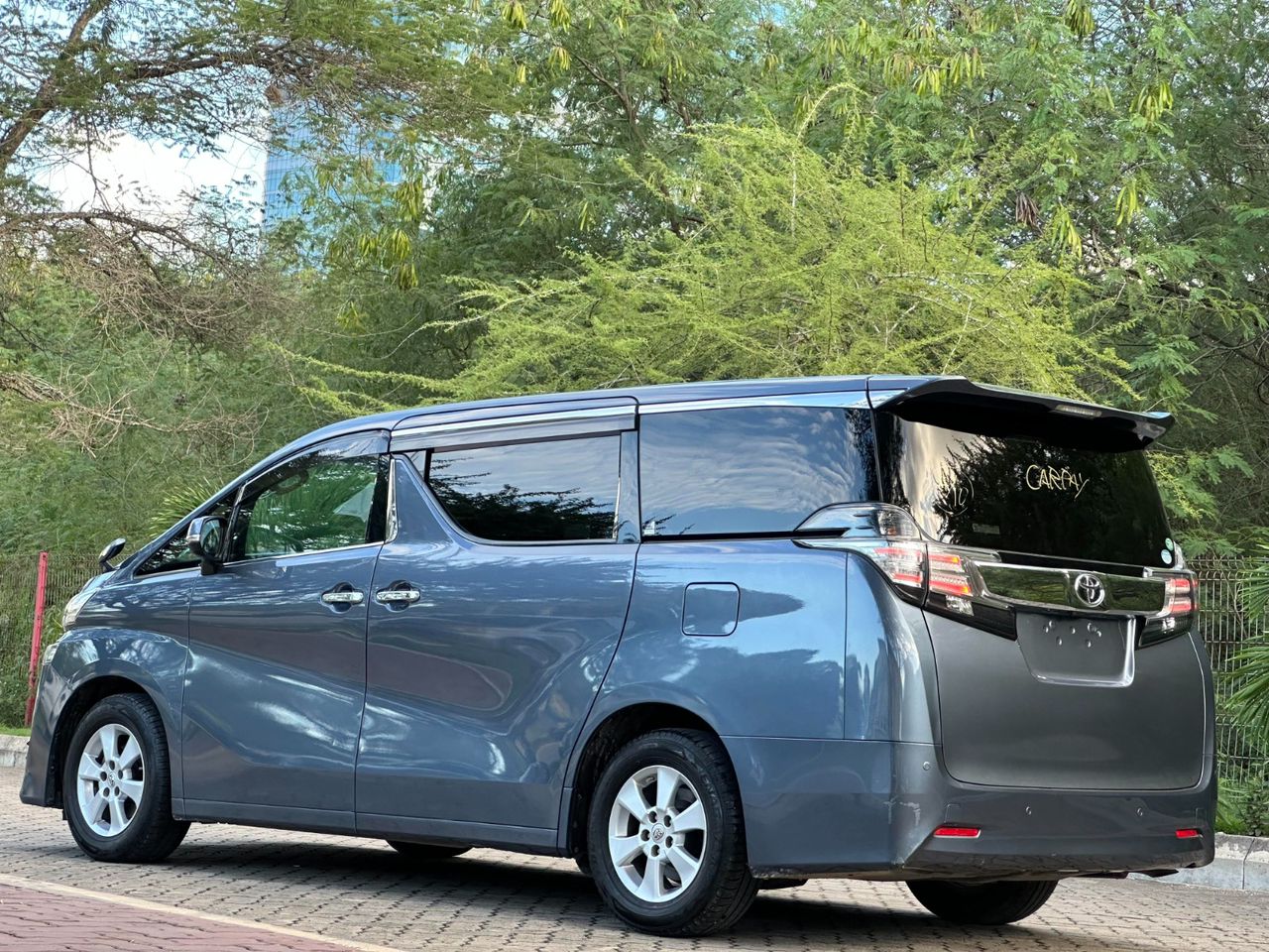 VELLFIRE thumbnail 3